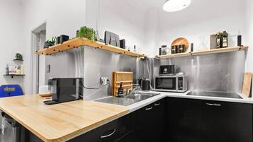 Fridge, microwave, stovetop, toaster