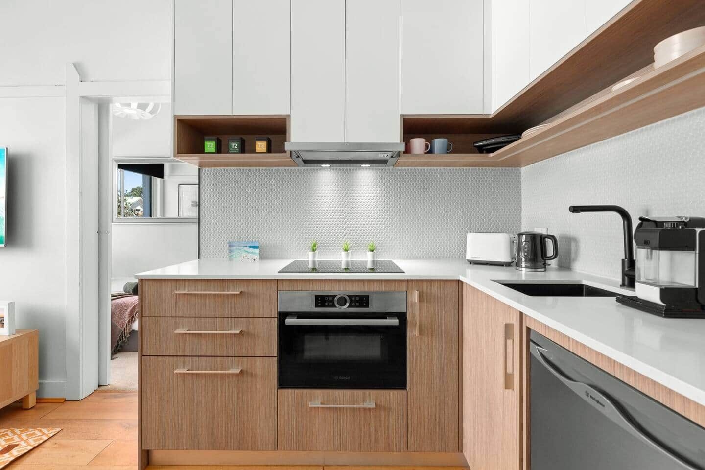 雪櫃、微波爐、焗爐、爐具