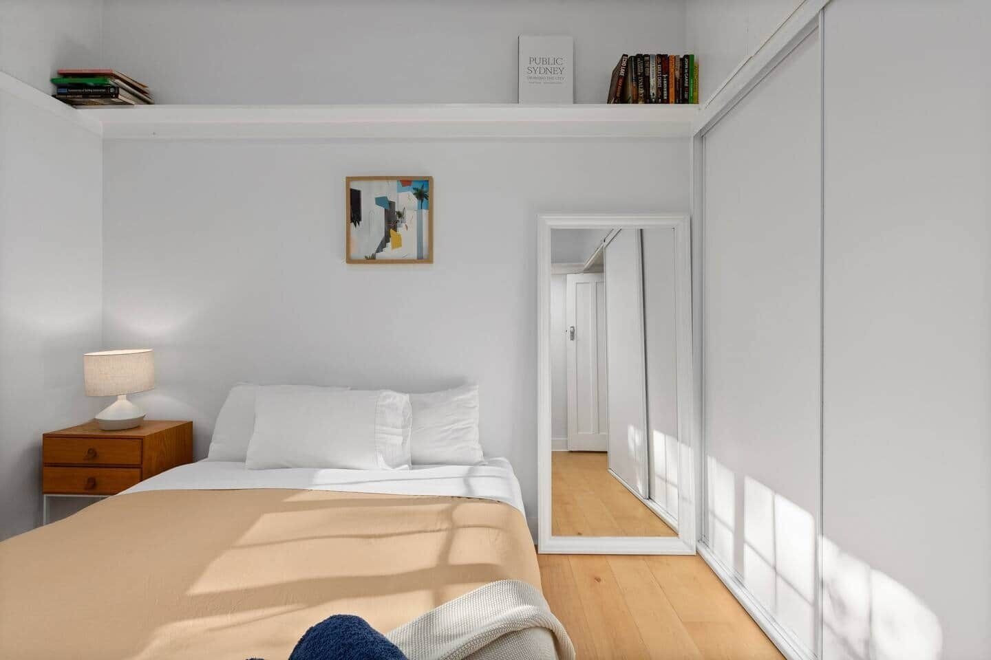 Strykjärn/strykbräda, wi-fi och sängkläder