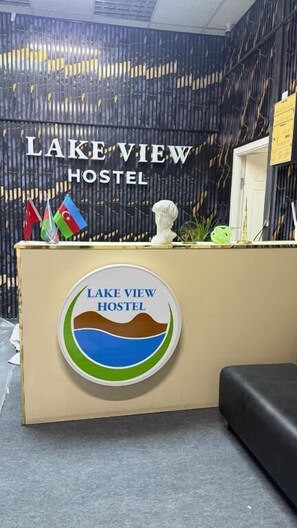 Deluxe Double Room, Balcony, Sea View | Lobby - Lake View Hostel & Hotel Baku (Baku)
