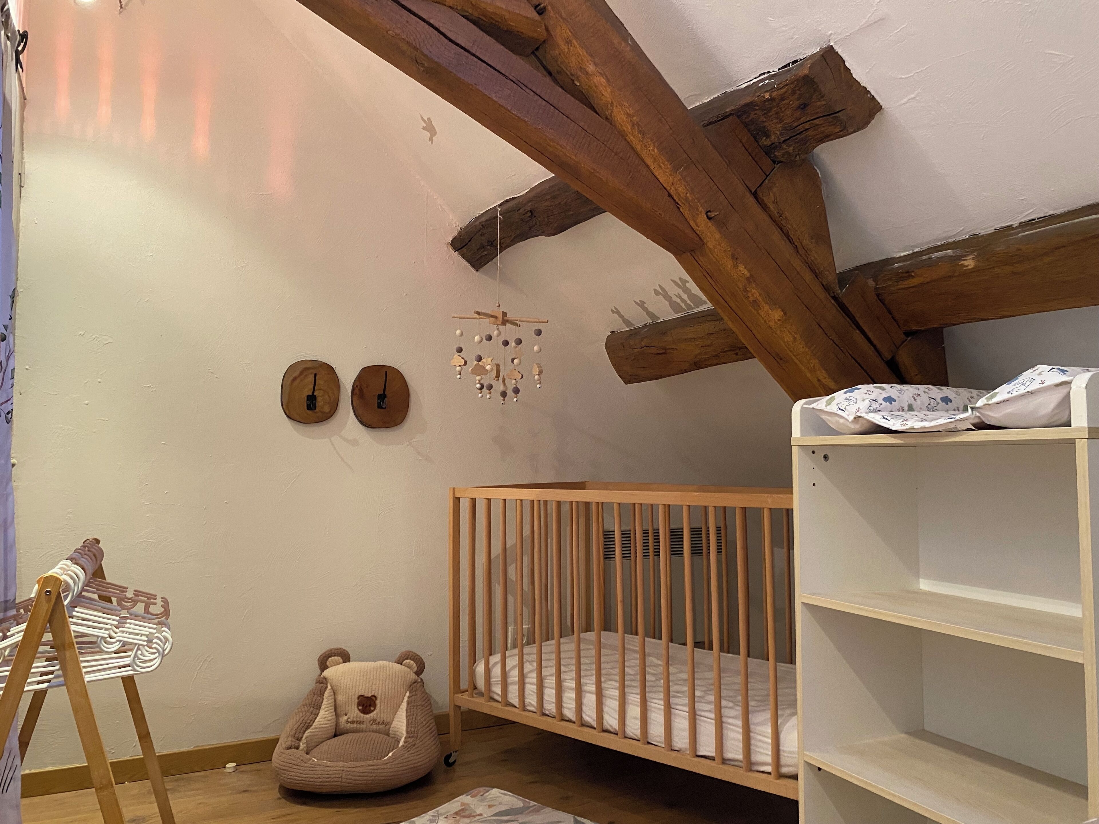 3 chambres, fer et planche à repasser, Wi-Fi, draps fournis