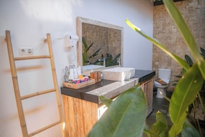 Deluxe Triple Room, 1 King Bed, Non Smoking, Pool View | Bathroom | Shower, hair dryer, towels, soap