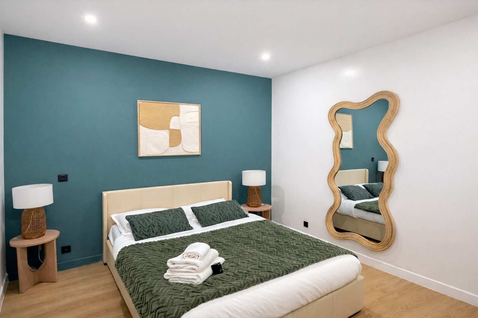 Iron/ironing board, WiFi, bed sheets