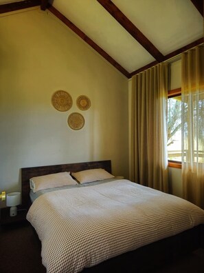 Room - 12 Apostles Cottages 
Farm stay 
Accommodation (Princetown)