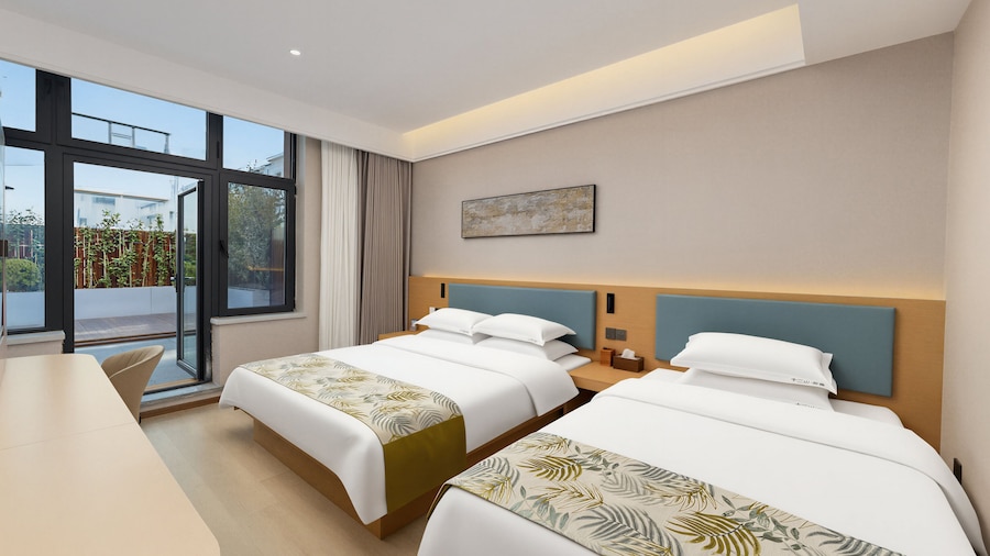 Shiershan Yuntang Hotel