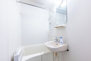 Hair dryer, towels, soap, toilet paper - 5-min Walk from Tabata St. | Direct Access to Shinjuku Shibuya | Up to 5 Guests (北区田端)