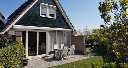 Holidayhome close to the beach, fenced garden & dog welcome