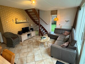 Smart TV, DVD player, stereo