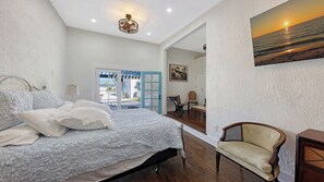 3 bedrooms, iron/ironing board, free WiFi, bed sheets - Historic & Lovely - Huge Backyard, Mother-In-Law Apt out back! (Sarasota)