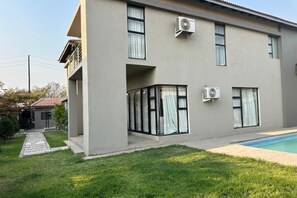 Exterior - Charming Double-Storey Villa in Roma Park | Private Pool • Family-Friendly (Lusaka)