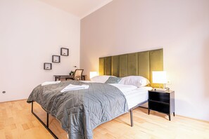 Basic Apartment | Iron/ironing board, free WiFi - Charming 2BR Apt Vienna Long Stay (Wien)