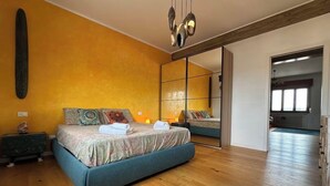 2 bedrooms, iron/ironing board, internet, bed sheets - [VE-Mestre Train Station] Relax&Zen Apartment (Venezia)