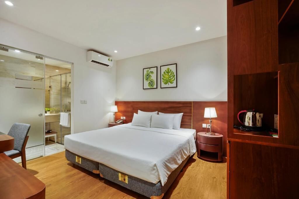 Deluxe Double Room | In-room safe, soundproofing, iron/ironing board, free WiFi