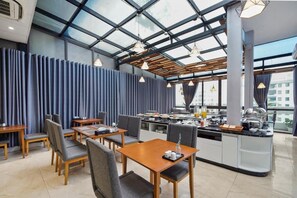Dining - 22Land Classic Suites (Cau Giay)