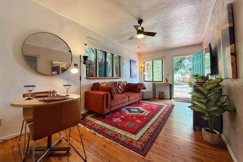 Historic Santa Fe Adobe - Walk to Plaza & Railyard District!