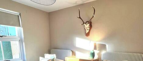 2 soverom, strykejern/-brett, internettilgang og sengetøy