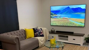 TV, stereo - Fresh & Modern 4BR Home • 2 x Ensuite • Park and Lake Views (Rockbank)