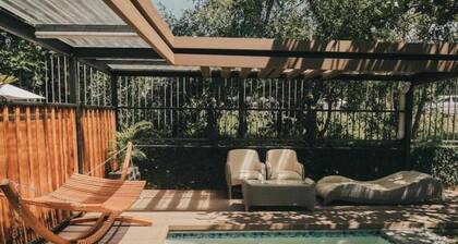 Kingsley’s Apartment – A Stylish & Comfortable Home Away From Home