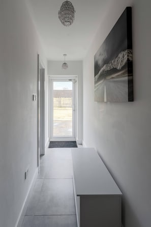 Interior - 2 Bed Stylish Central Rochester Apartment Sleeps 4  Netflix Work Space (Rochester)
