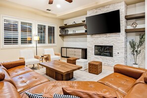 Smart-tv en een open haard