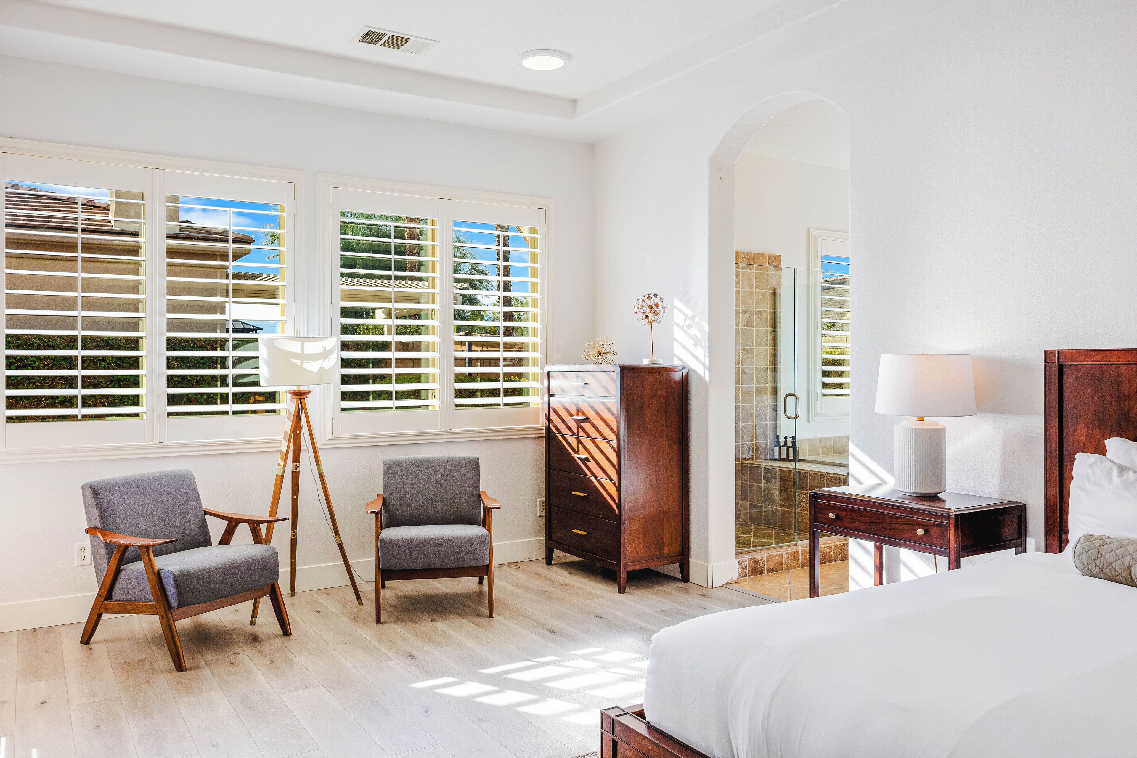 4 chambres, fer et planche à repasser, Wi-Fi gratuit, draps fournis