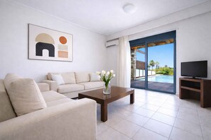 TV - Corali Villa III - Seaview, Pool & 450m to Beach (Crete)