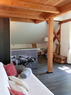 2 bedrooms, free WiFi, bed sheets - Vacation apartment at the Lamahof in Welden - Fuchstal Enjoy a nature vacation in Bavaria (Fuchstal)