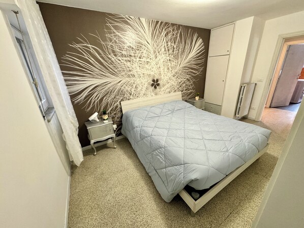 Bügeleisen/Bügelbrett, Internetzugang, Bettwäsche