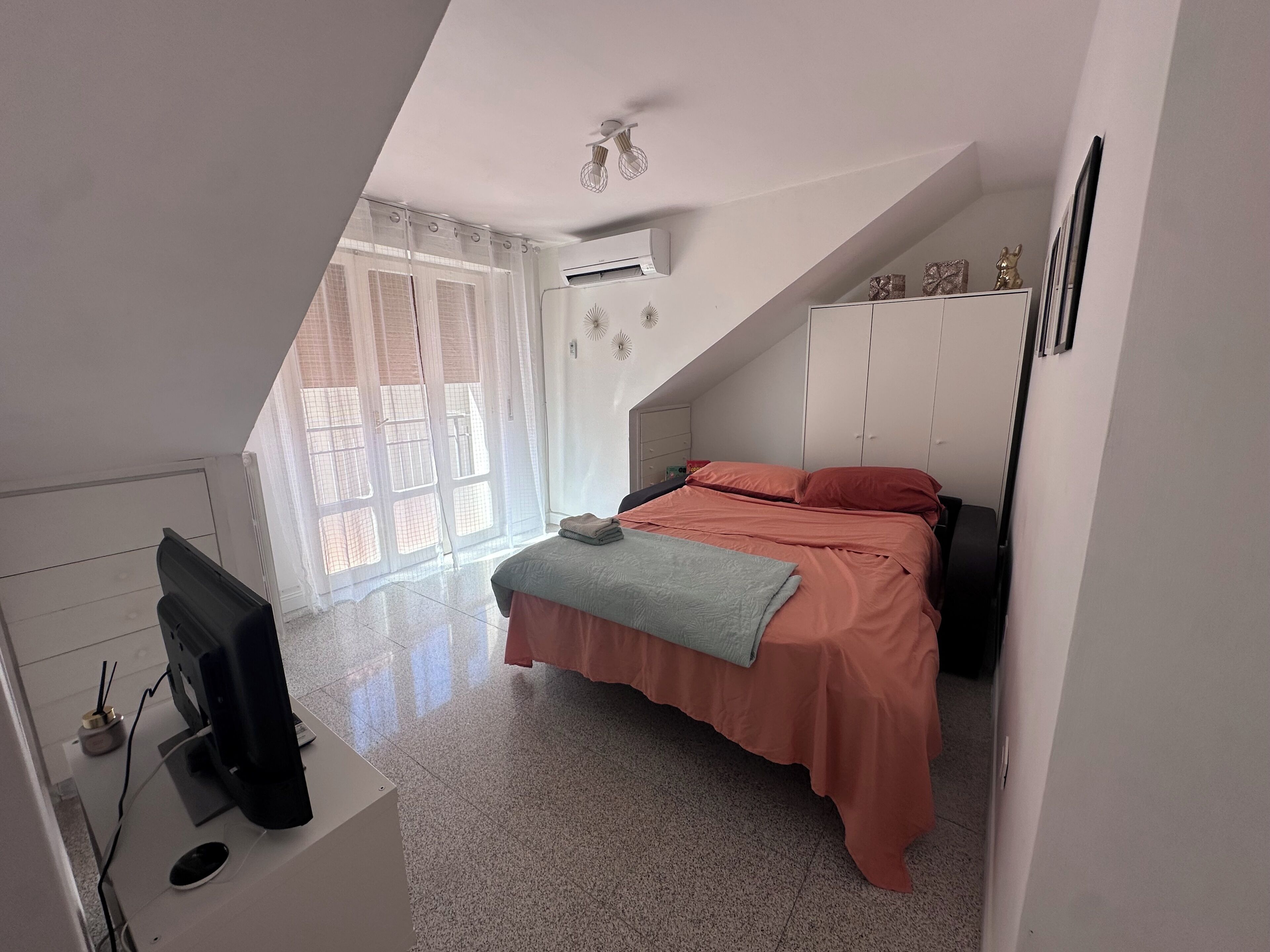 2 chambres, fer et planche à repasser, Wi-Fi gratuit, draps fournis