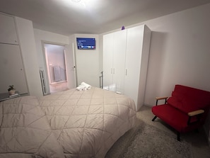 2 chambres, fer et planche à repasser, Wi-Fi gratuit, draps fournis