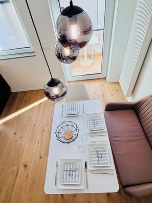 Dining - Stay & Style - Nightblue Apartment, completely new (Karlsruhe)