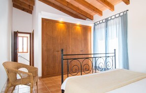 4 Schlafzimmer, Zimmersafe, Reisekinderbett, kostenloses WLAN