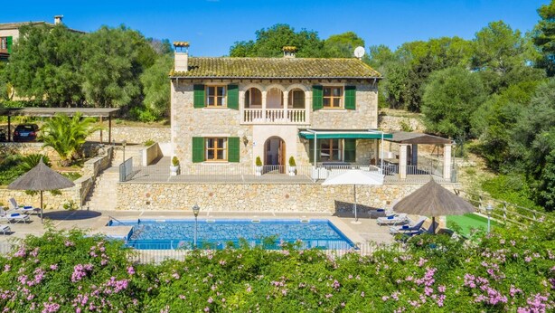 Unclassified image, 1 of 36, button - Gorgeous home in Petra with private swimming pool, can be inside or outside (Petra)