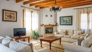 Unclassified image, 3 of 36, button - Gorgeous home in Petra with private swimming pool, can be inside or outside (Petra)