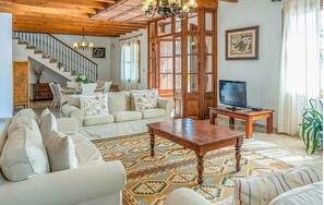TV, DVD player - Gorgeous home in Petra with private swimming pool, can be inside or outside (Petra)