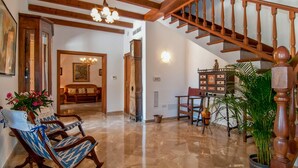 Interni