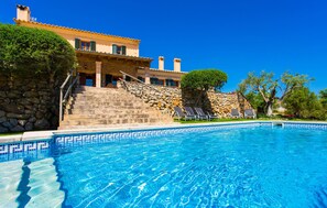 Pool - Gorgeous home in Arta with private swimming pool, can be inside or outside (Arta)