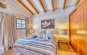 3 bedrooms, iron/ironing board, travel cot, free WiFi - Lovely home in Arta with private swimming pool, can be inside or outside (Arta)