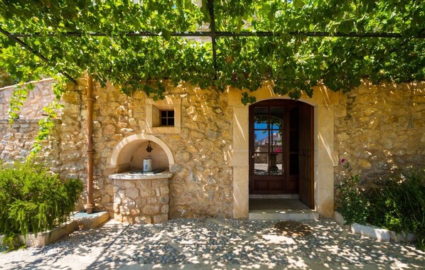 Exterior detail - Gorgeous home in Arta with private swimming pool, can be inside or outside (Arta)