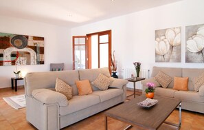 TV, DVD player, ping pong - Awesome home in Arta with private swimming pool, can be inside or outside (Arta)