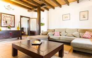 TV, ping pong - Stunning home in Porto Cristo (Porto Cristo)