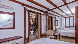 Room - Beautiful home in Valldemossa (Valldemossa)