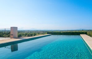 A heated pool - Lovely home in Manacor with private swimming pool, can be inside or outside (Manacor)
