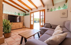 Smart TV, DVD player - Awesome home in Arta with private swimming pool, can be inside or outside (Arta)