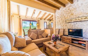 TV - Stunning home in Santa Margalida (Santa Margalida)
