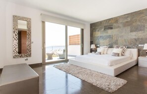 3 bedrooms, in-room safe, iron/ironing board, travel cot - 3 bedroom beautiful home in Playa de Muro (Playa de Muro)