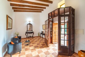Interior - Lovely home in Porreres with private swimming pool, can be inside or outside (Porreres)