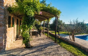 Outdoor dining - Amazing home in Son Carrio with private swimming pool, can be inside or outside (Son Carrio)