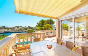 Outdoor dining - Nice home in Portocolom with private swimming pool, can be inside or outside (Portocolom)