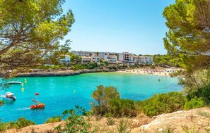 house - Nice home in Portocolom with private swimming pool, can be inside or outside (Portocolom)